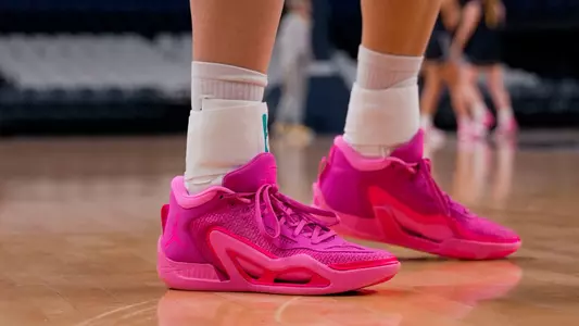 Women's Basketball Pink Shoes