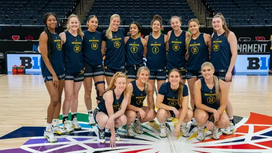 Women's Basketball B1G Tournament Team Photo