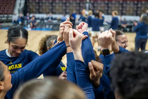 Women's basketball team huddle pregame generic