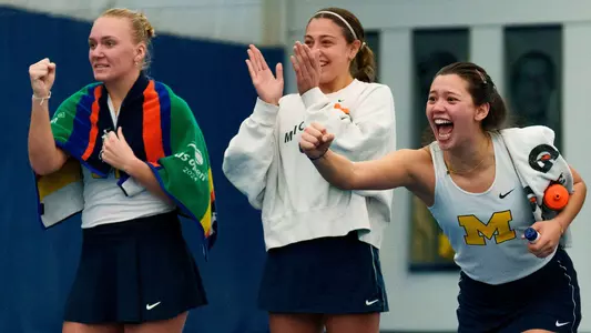 Women's Tennis Cheering