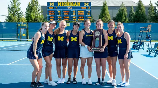 Women's Tennis NCAA Super Regional Team Photo