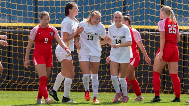 Josie Owen-Kren (middle)