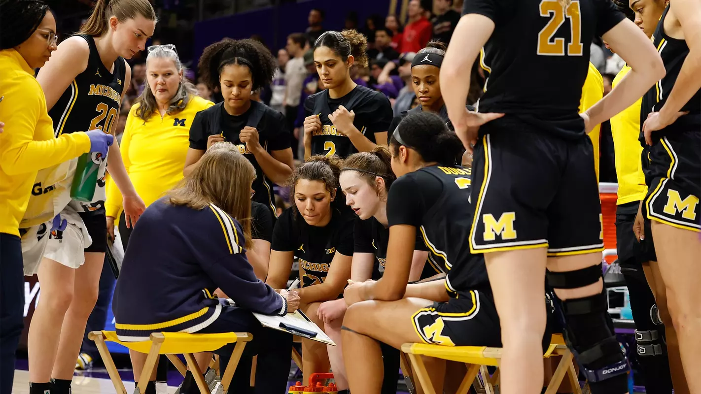 Women's Basketball Timeout