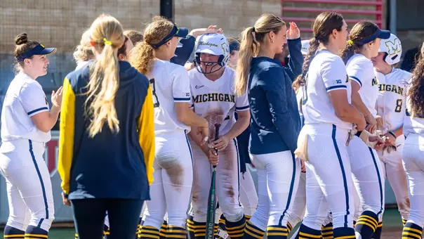 Team celebration at the Houston-HCU Invitational (Juan DeLeon)