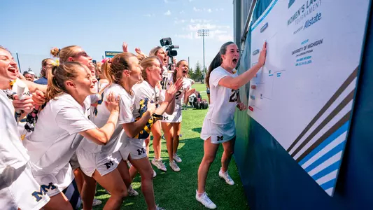 Women's Lacrosse Bracket Celebration