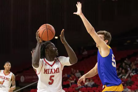 D3219 Mens Basketball vs Midway