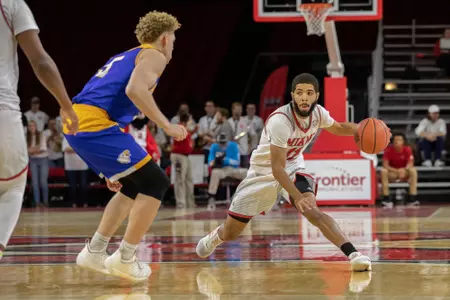 D3219 Mens Basketball vs Midway