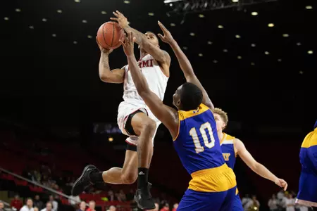 D3219 Mens Basketball vs Midway