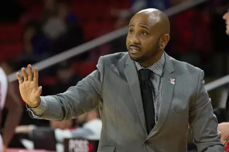 D7218 Mens Basketball vs Fort Wayne