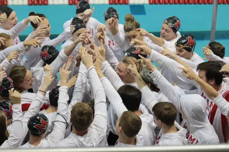 Swim/Dive Huddle