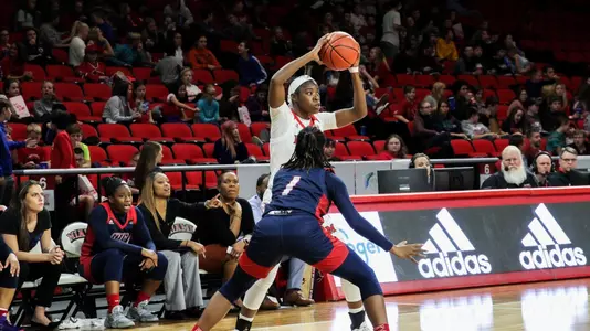 Monique Esbrand Action