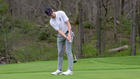 Morgan Blythe putting