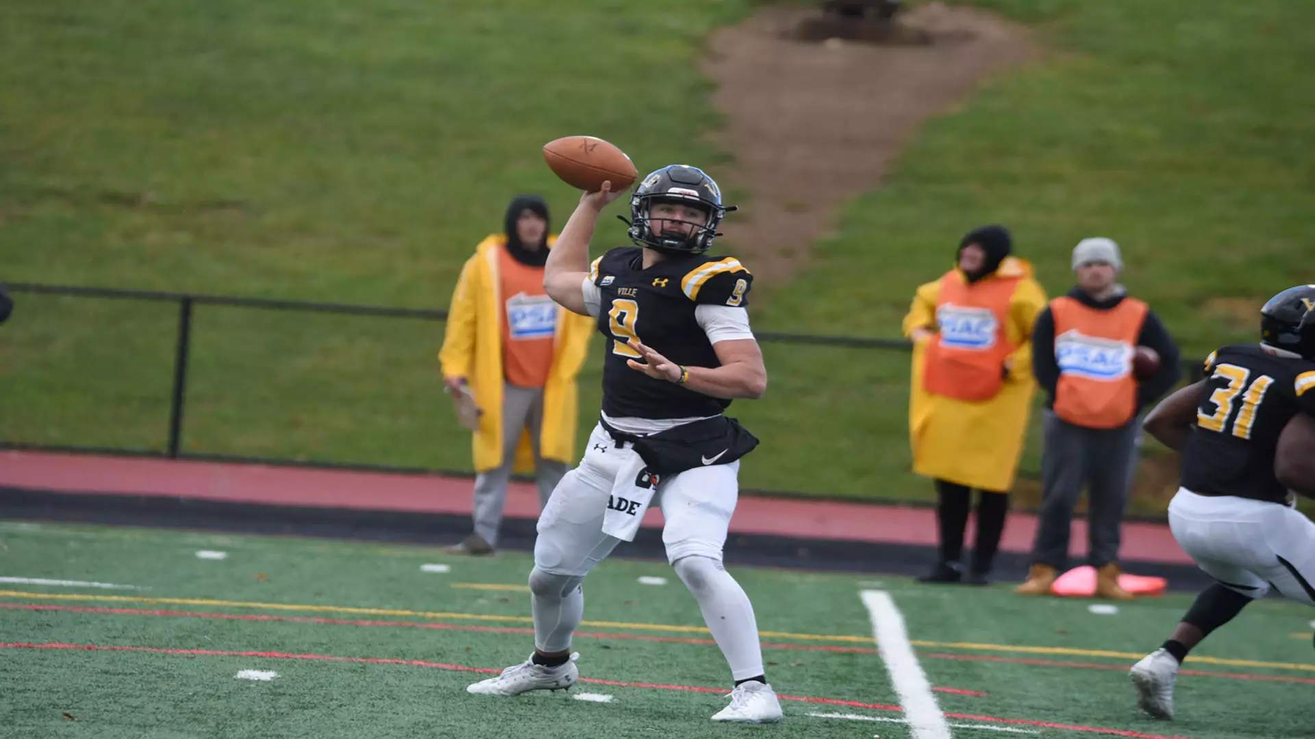 Football vs Edinboro