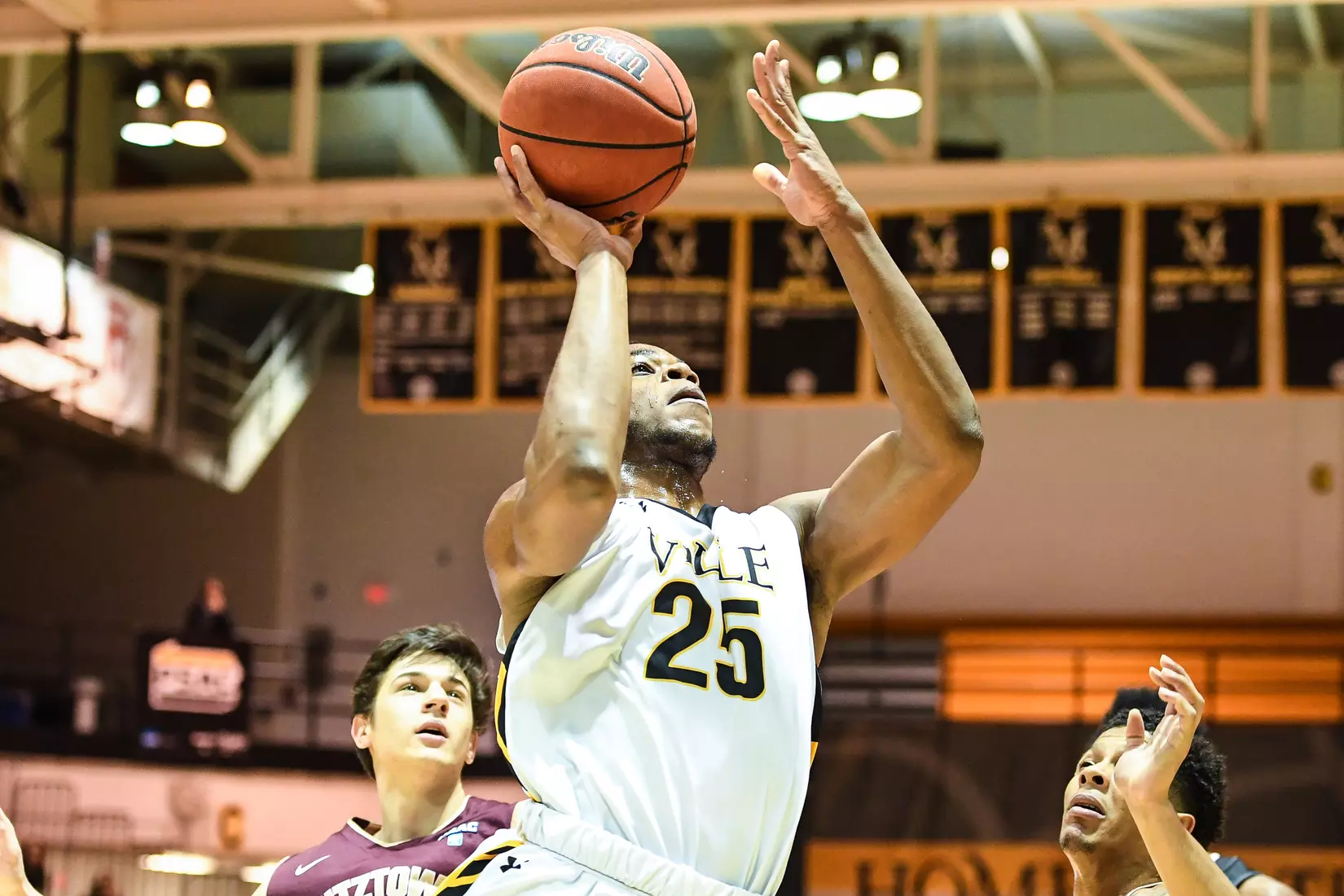 Millersville University vs. Kutztown PSAC basketball action in Pucillo Gymnasium in Millersville, PA on Wednesday, January 8, 2020. Mark Palczewski/Millersville Athletics Photo.