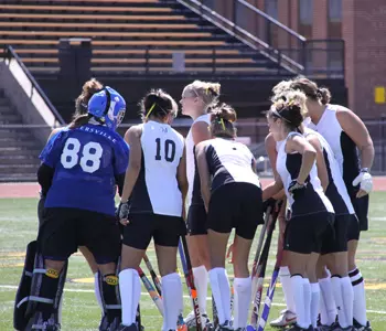 2009 Field Hockey Team Huddle