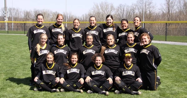 2010 Softball Team Photo