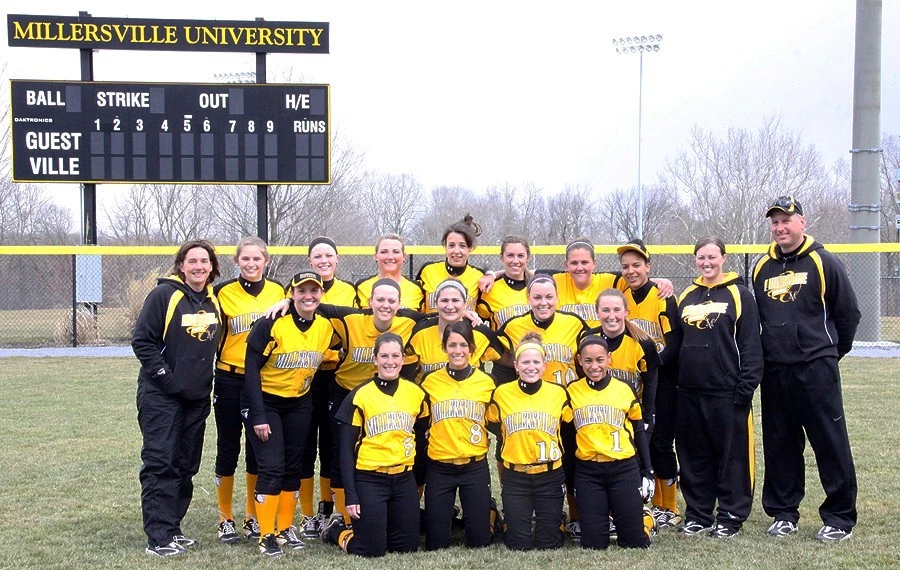 MU Softball Team Pic