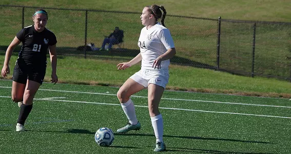 Women's soccer falls at Wilmington Image
