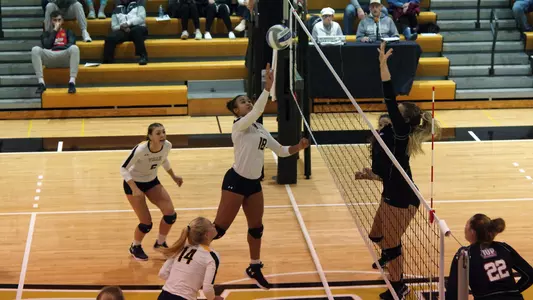 Women's Volleyball 10-27