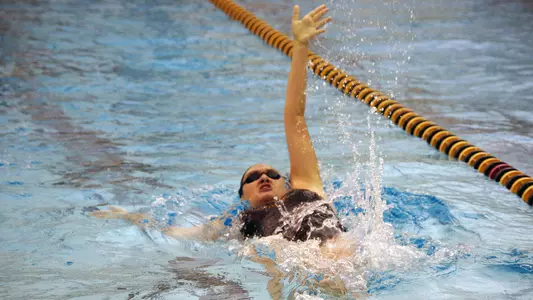 Women’s swimming competes in Lynn Invitational in sunny Florida Image