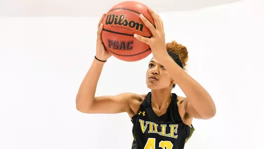 Mia Leonard Action 1