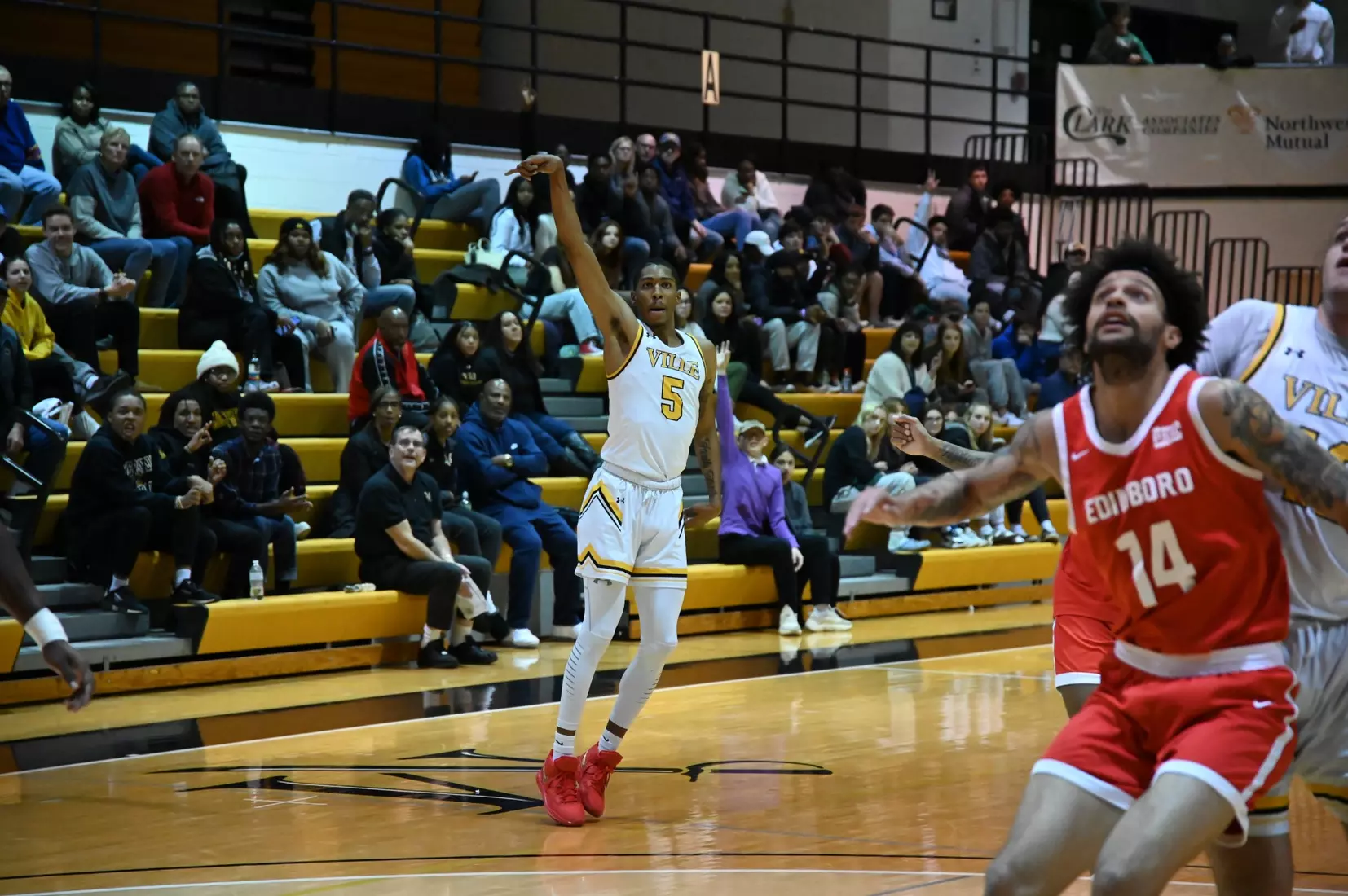 Men's Basketball vs Edinboro