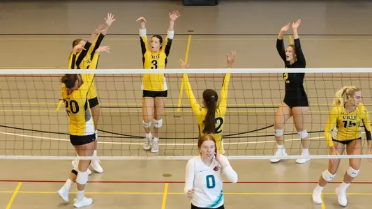 Becca Hartranft, Madison Von Neida and Emma Ludwig