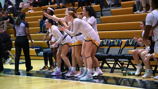 WBB Bench cheering, Sophia Elstone and Morgan Mahoney