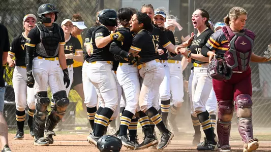 Jiana Maniscalco, Tori Fuss celebrate walk-off