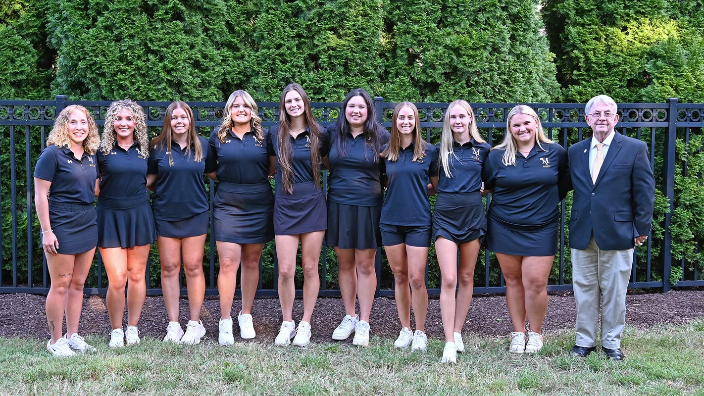 Women's Golf Team Photo