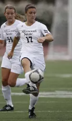 Lauren Fussell picked up one of the Bears' seven shots on net.