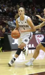 Danielle Gitzen had a game-high 12 rebounds and 7 points