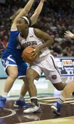 Tyonna Snow scored 24 points and went 14-for-15 at the foul line