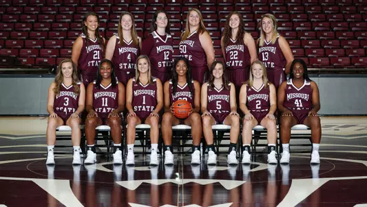 2017-18 women's basketball team