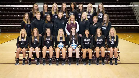 2018 volleyball team photo