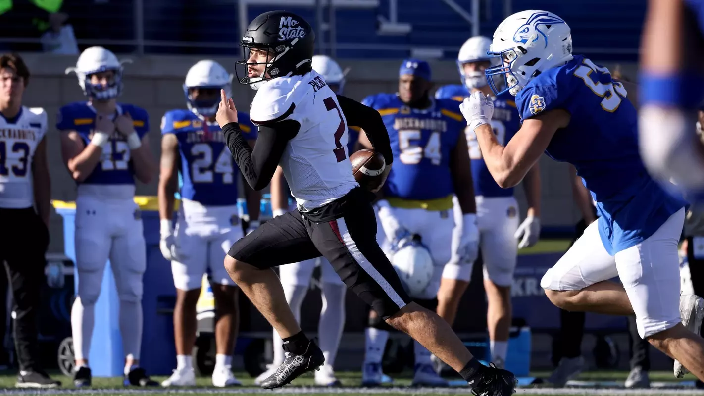 BROOKINGS, SD: NOVEMBER 18: Jordan Pachot #2 of the Missouri State Bears gets the edge for a gain against the South Dakota State Jackrabbits during their game at Dana J. Deckhouse Stadium in Brookings, SD. (Photo by Dave Eggen/Inertia)