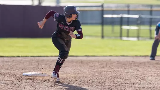 Kelsie Lewis vs. SIU