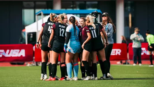 W Soc Team Huddle