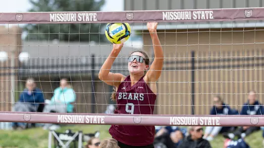 Maddy Bushnell beach volleyball