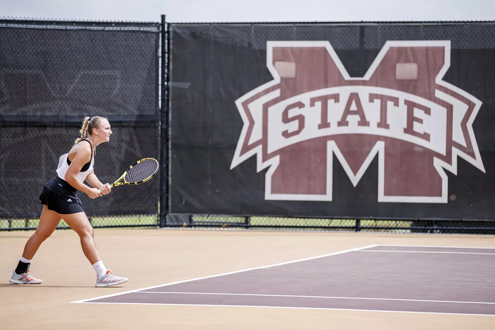 STARKVILLE, MS - MARCH 27, 2021 - Alexandra Mikhailuk before the match between the Florida Gators and the Mississippi State Bulldogs at the AJ Pitts Tennis Centre in Starkville, MS. Photo By Sarah Triplett