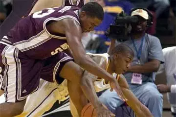 Bulldogs Fall At No. 25 LSU, 72-59