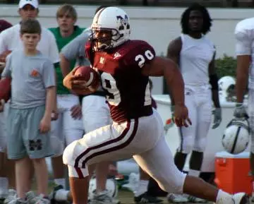 Bulldog Offense Grinds Out First Scrimmage Of Spring