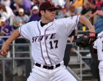 Bulldogs Top Hatters In Tourney Opener; Rea Ties School Career Hits Record