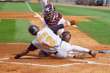 Johnson Quiets No. 5 UT As Unbeaten Bulldogs Clinch Series, Win Streak Record