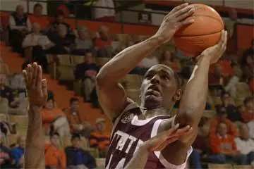 Bulldog Comeback Falls Short At Auburn, 75-71