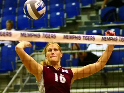 Seniors Power VBall Bulldogs To 3-2 Win Over Tennessee