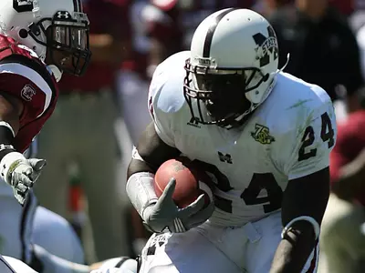 Gamecocks Pull Away From Bulldogs Late, 38-21