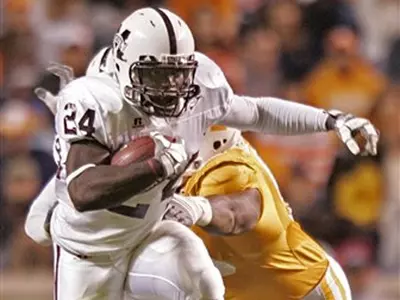 Second-Half Surge Propels Volunteers Past Bulldogs, 34-3