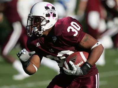 Kentucky Edges Mississippi State, 14-13