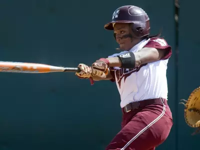 Bell's Hit Rallies MSU Softball to 4-3 Win, Bulldog Classic Championship